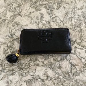 Tory Burch black leather zip wallet